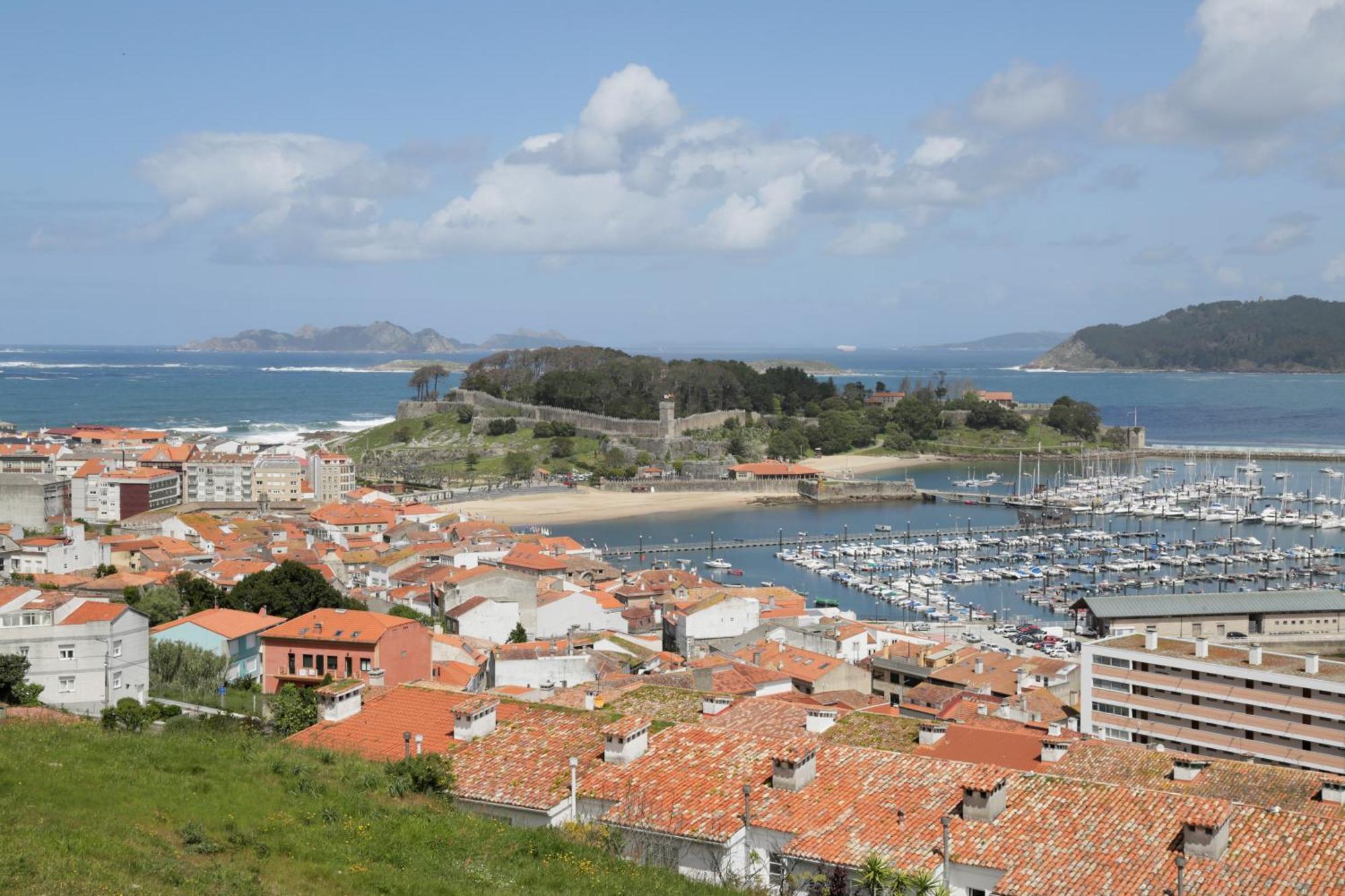 Inmejorables Vistas A Las Islas Cies Baiona Esterno foto
